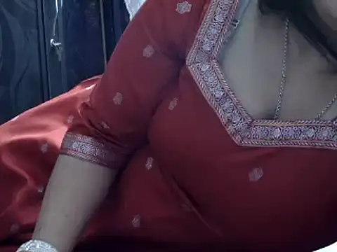 HouseWife__ nude strip on cam for live sex video chat
