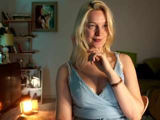 IceBaby nude in Live Sex Cam Girls Room