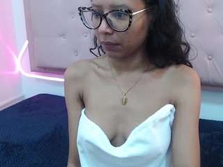 mafeyeah nude in Live Sex Cam Girls Room