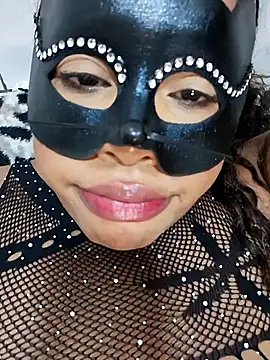 Mulatabigbunda nude strip on cam for live sex video chat