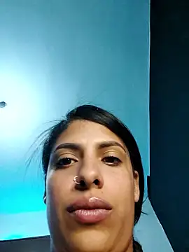 Shura_xxxBig nude strip on cam for live sex video chat