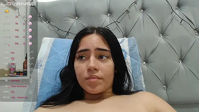 sophyaWhite1 nude strip on cam for live sex video chat