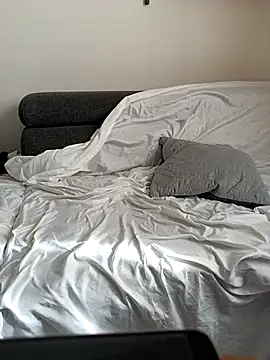 Yena_Squirrel nude strip on cam for live sex video chat