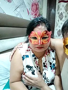 BBW_HOT_COUPLE nude strip on cam for live sex video chat