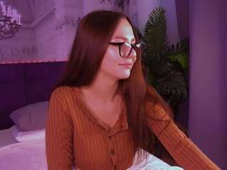 DinaxMoor nude in Live Sex Cam Girls Room