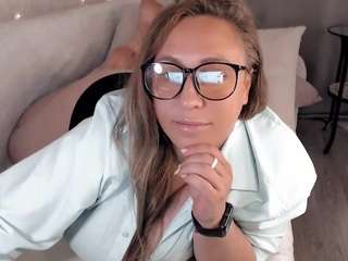Foxxy-Lady nude in Live Sex Cam Girls Room