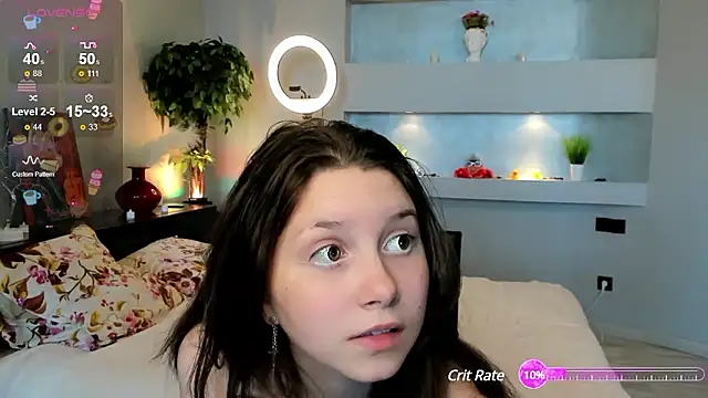 JessiccaLeee nude strip on cam for live sex video chat