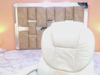 KityLovee nude in Live Sex Cam Girls Room
