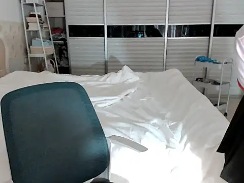 -Lucky_Girl nude strip on cam for live sex video chat