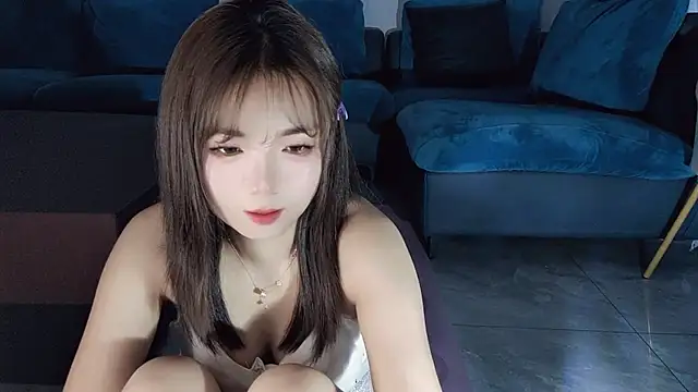 Luna-520 nude strip on cam for live sex video chat