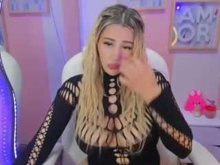 Mia-Rousse11 nude in Live Sex Cam Girls Room