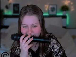 mila-sweety01 nude in Live Sex Cam Girls Room