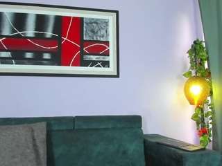 naomi-jones13 nude in Live Sex Cam Girls Room