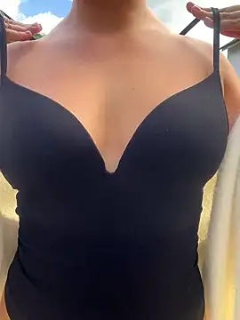 Pool_girl nude strip on cam for live sex video chat