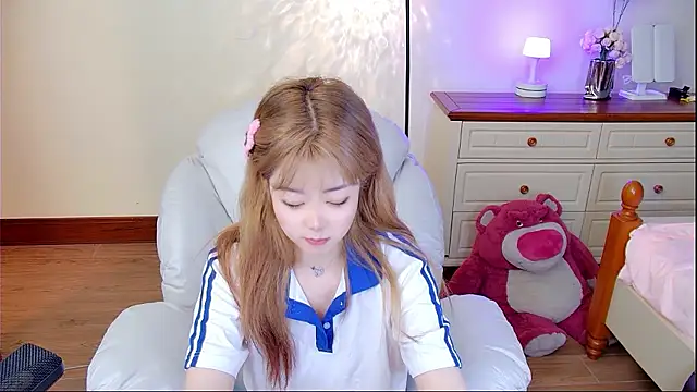Qi-baby nude strip on cam for live sex video chat