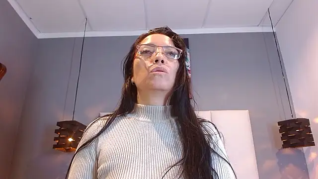 Roxxana_ nude strip on cam for live sex video chat