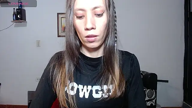 SammanthaBach nude strip on cam for live sex video chat