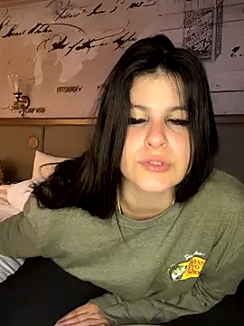 sarahcasablanca nude strip on cam for live sex video chat