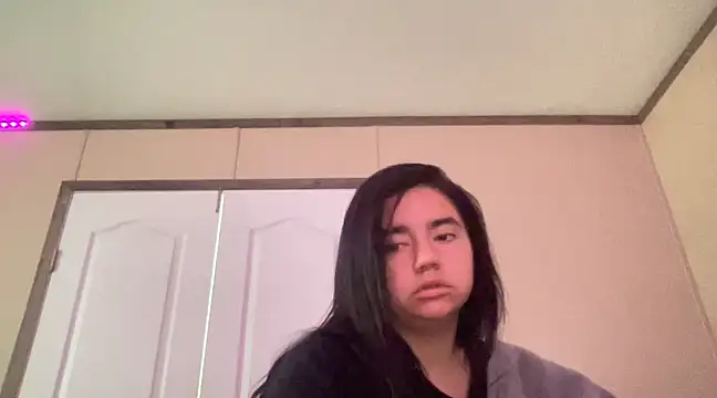 SexyRoxy1215 nude strip on cam for live sex video chat