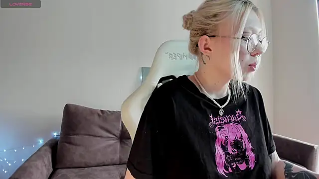 SilverMoly nude strip on cam for live sex video chat