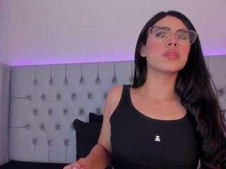 Sophie-Suarez nude in Live Sex Cam Girls Room