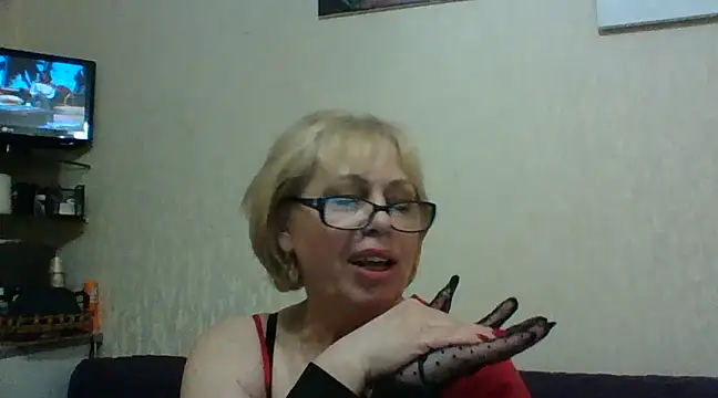 SuzanneVanillaBaby nude strip on cam for live sex video chat