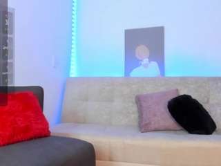 swee-tluna nude in Live Sex Cam Girls Room