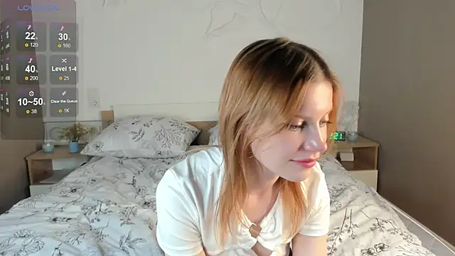 TaraBrooks nude strip on cam for live sex video chat