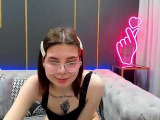 Tinkerrrbell nude in Live Sex Cam Girls Room