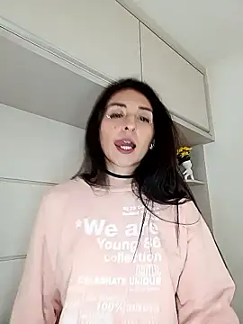 VeronicaBloom nude strip on cam for live sex video chat