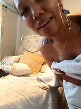 Wetty4Daddy nude strip on cam for live sex video chat