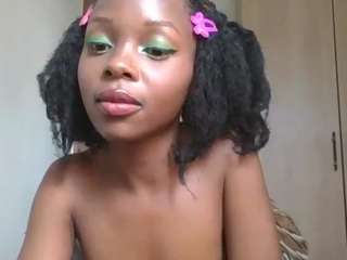 YumTam nude in Live Sex Cam Girls Room