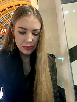 AlexisRenn nude strip on cam for live sex video chat