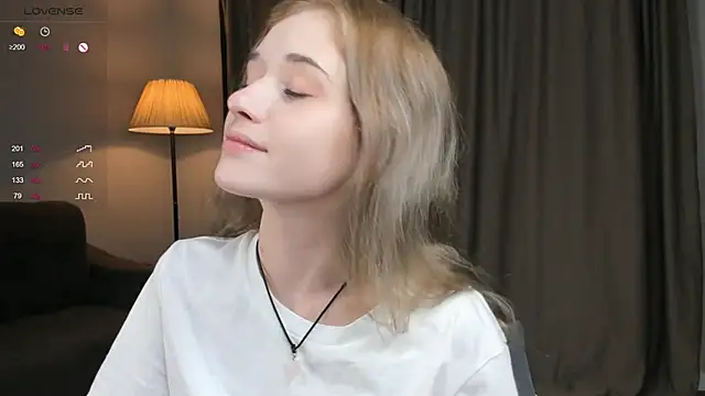 EdlinHargus nude strip on cam for live sex video chat