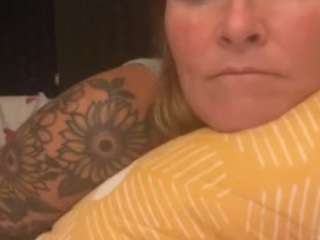 goldengirl44 nude in Live Sex Cam Girls Room