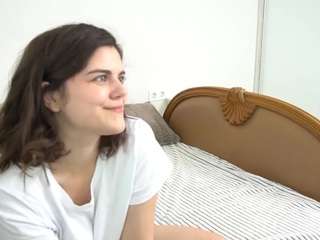 HornyJuli nude in Live Sex Cam Girls Room