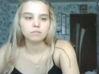 JuicyStrawberries4you nude in Live Sex Cam Girls Room