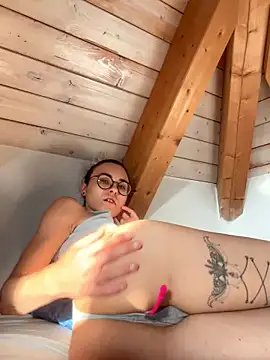 leo_420babe nude strip on cam for live sex video chat