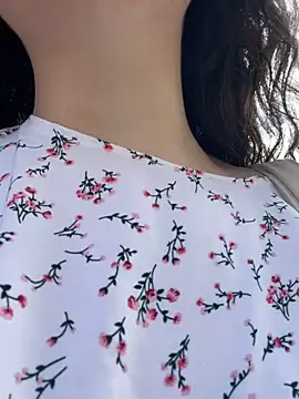 Lina_twin nude strip on cam for live sex video chat