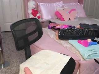 Vixen Capri nude in Live Sex Cam Girls Room