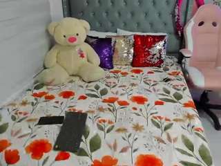 minii-clark nude in Live Sex Cam Girls Room