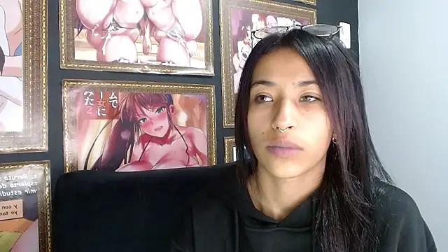 Nylaah_hot nude strip on cam for live sex video chat