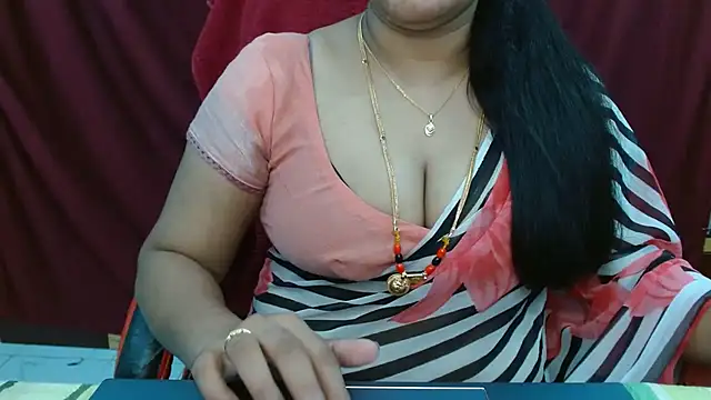 Sexysweety143 nude strip on cam for live sex video chat