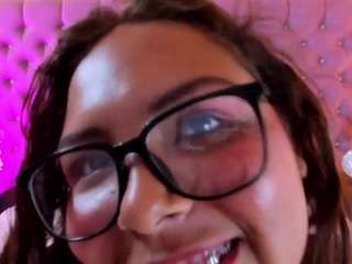 TaraHernandezz nude in Live Sex Cam Girls Room