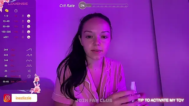 Vanesskaa nude strip on cam for live sex video chat