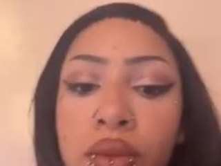 5starvai nude in Live Sex Cam Girls Room