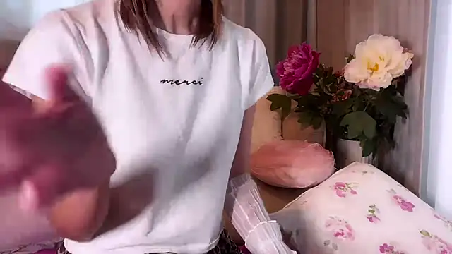 Alice_ovo nude strip on cam for live sex video chat