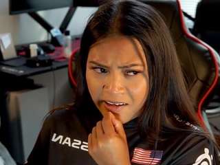 drexaliyah nude in Live Sex Cam Girls Room