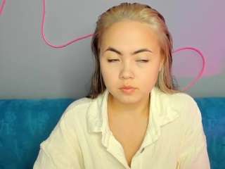 Jasmine-Jenner nude in Live Sex Cam Girls Room