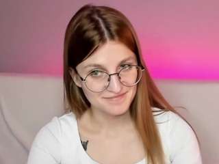 Lisa-Curtis nude in Live Sex Cam Girls Room